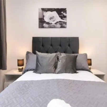 Webberley Stylish And Spacious Studio Unit In Stoke On Trent Экстерьер фото
