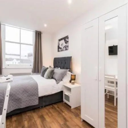 Webberley Stylish And Spacious Studio Unit In Stoke On Trent Экстерьер фото