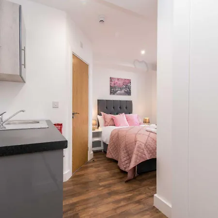 Webberley Stylish And Spacious Studio Unit In Stoke On Trent Экстерьер фото