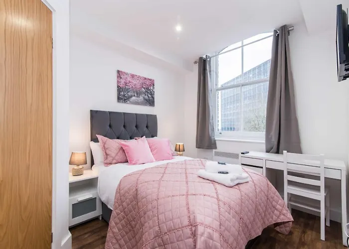 Webberley Stylish And Spacious Studio Unit In Stoke On Trent