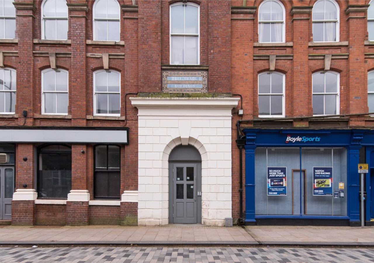 Webberley Stylish And Spacious Unit In On Trent
